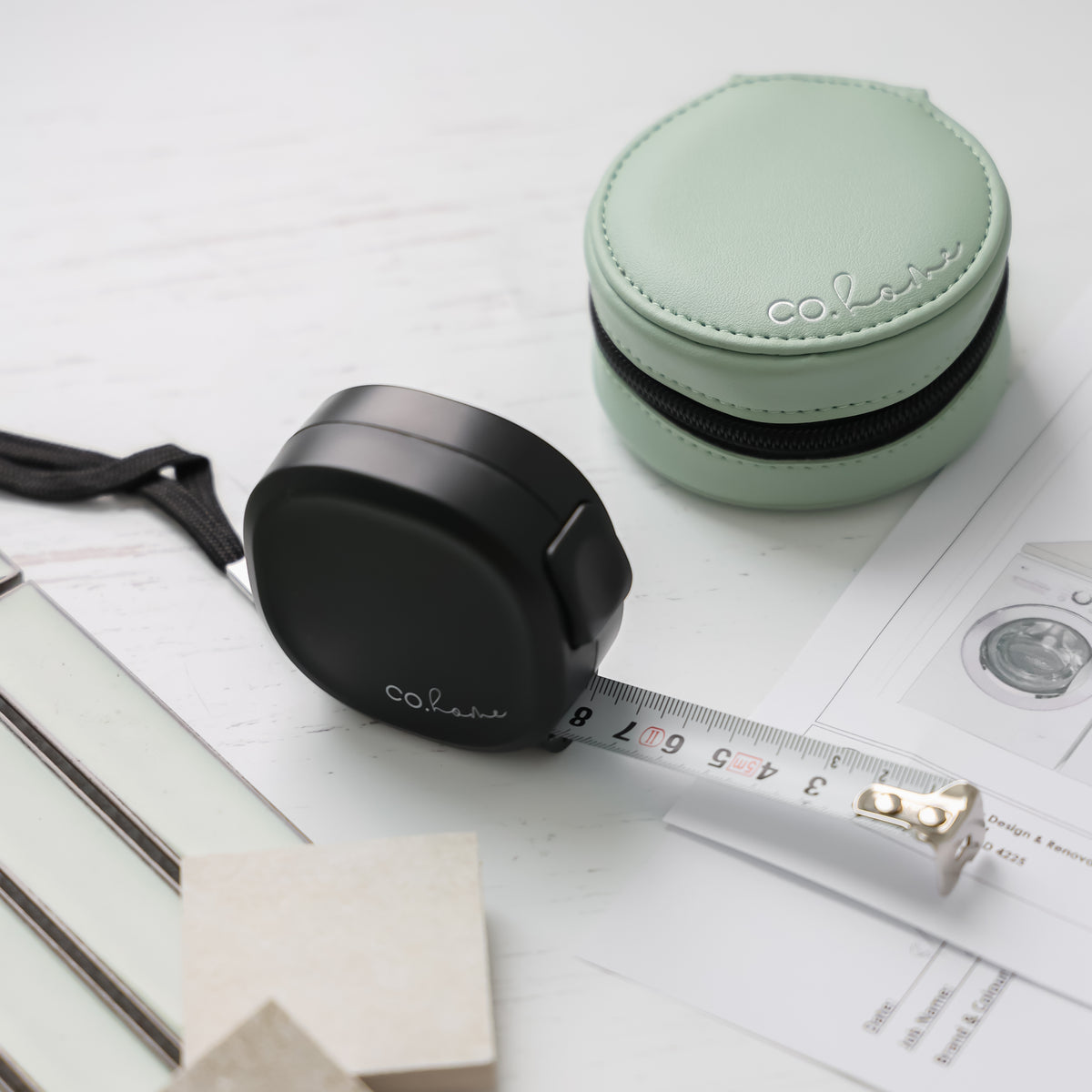 Build Tape Measure with Signature Carry Pouch